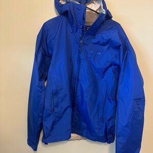 Patagonia Blue Raincoat Lightweight Sporty Design